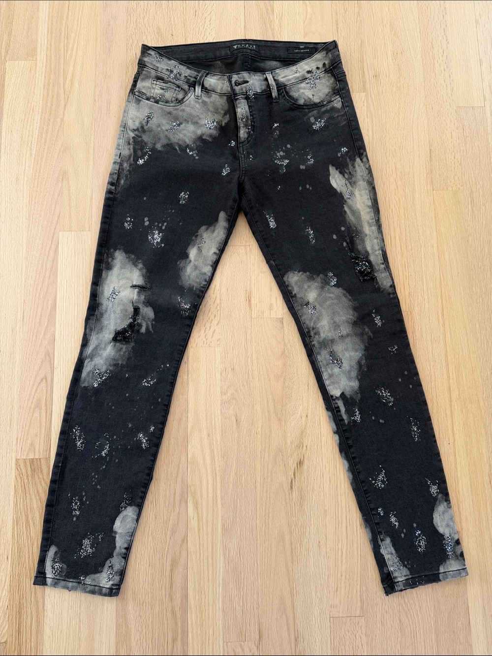 Guess Women’s Bleached with glittery patches dark gray  Skinny Jeans